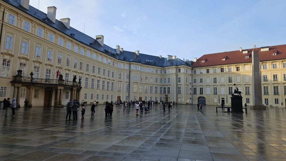 Prague Castle Square, photo by Raisondetroy 2024